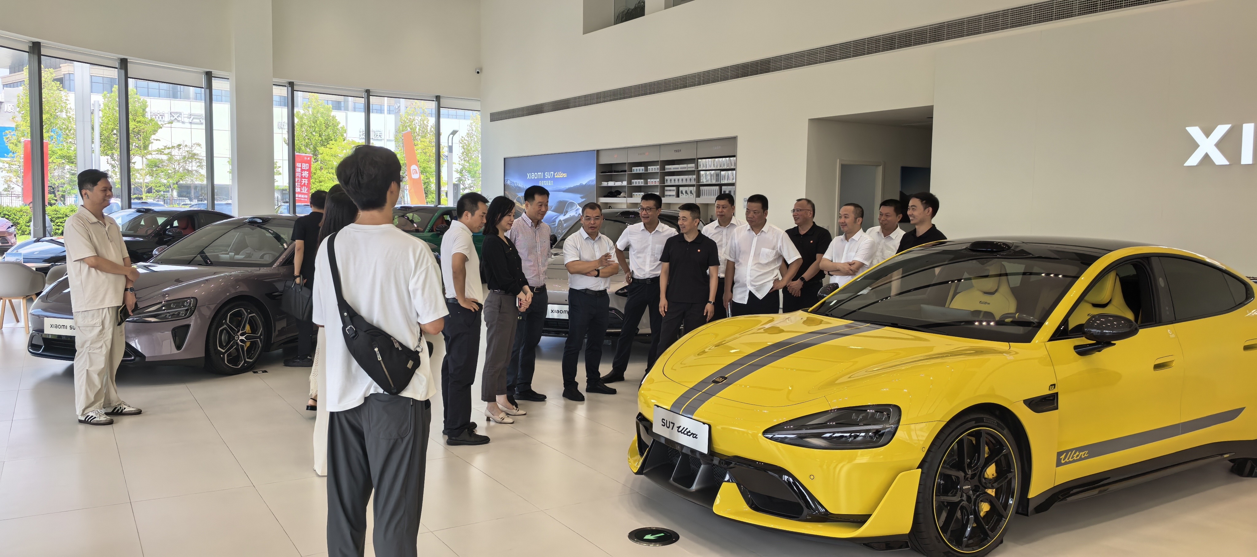 倉(cāng)山區(qū)委書(shū)記魏邦仲帶隊(duì)調(diào)研華僑汽車(chē)產(chǎn)業(yè)園